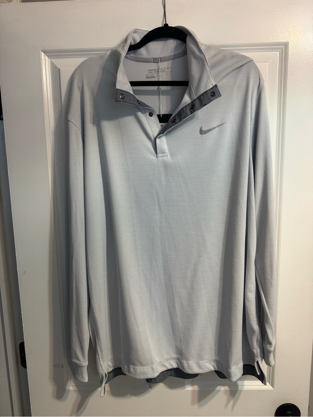 Nike Golf Men’s Light Gray Long Sleeve Dri-FIT QZip